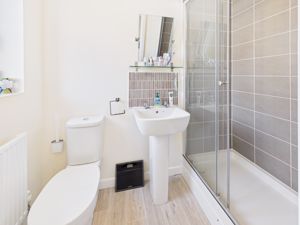 Ensuite- click for photo gallery